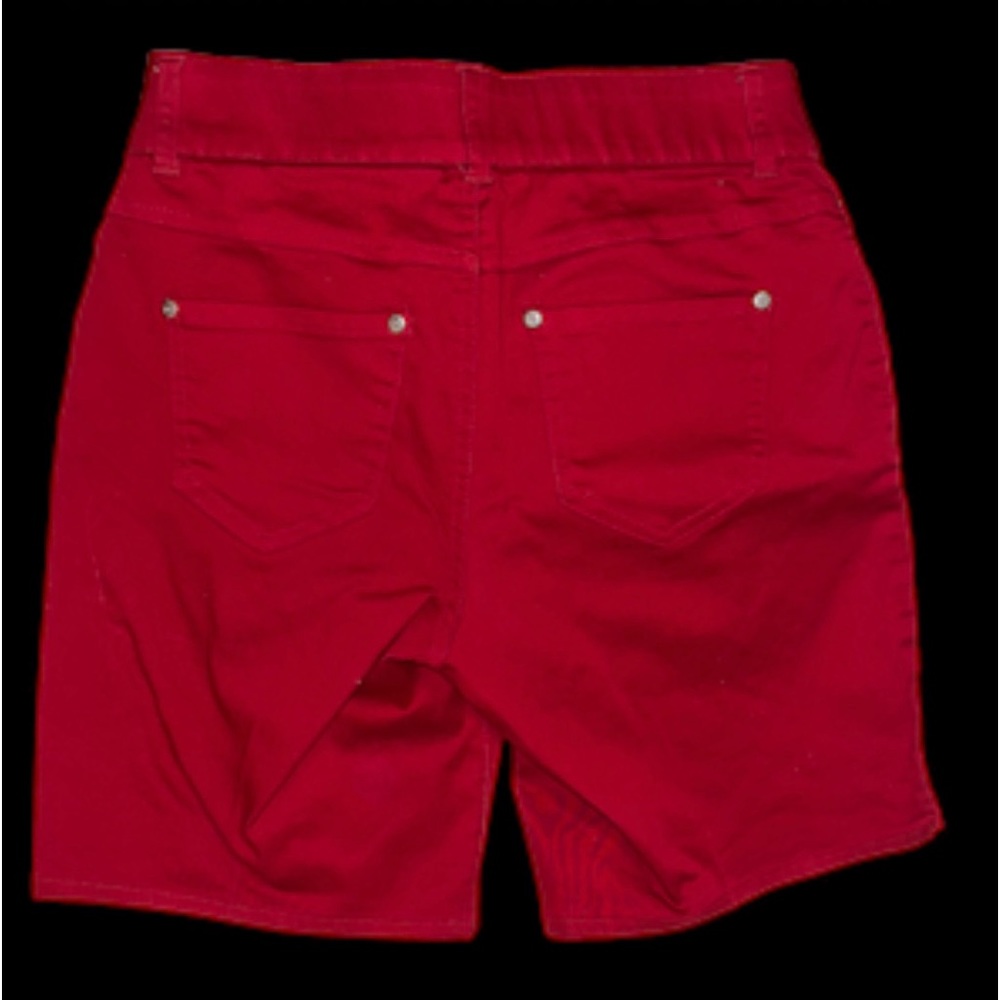 NWOT / EST. 1946 Denim Juniors / women’s size 2 red shorts. NEVER BEEN WORN!!! - Picture 5 of 7